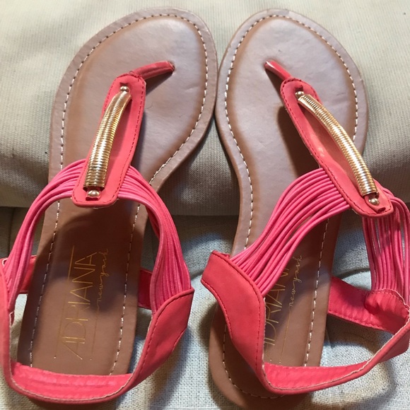 3 pairs of great sandals - Picture 3 of 3